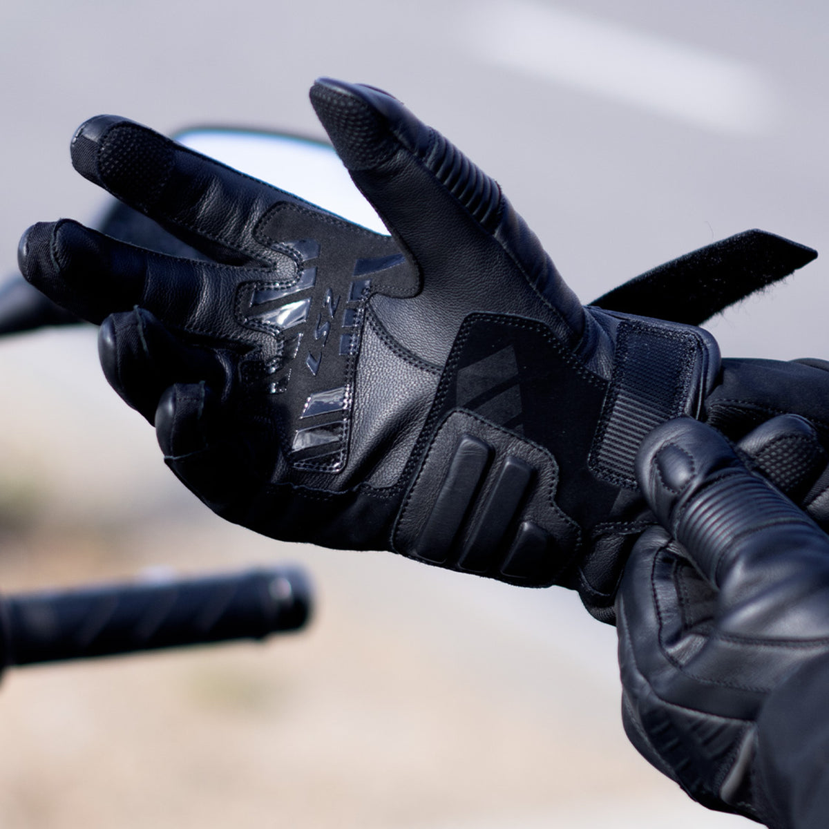 LS2 Octane Men's Leather Gloves - Black